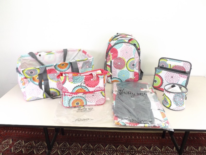 lot 21 image: 6 Piece New with Tags Thirty One Bubble Bloom Bags