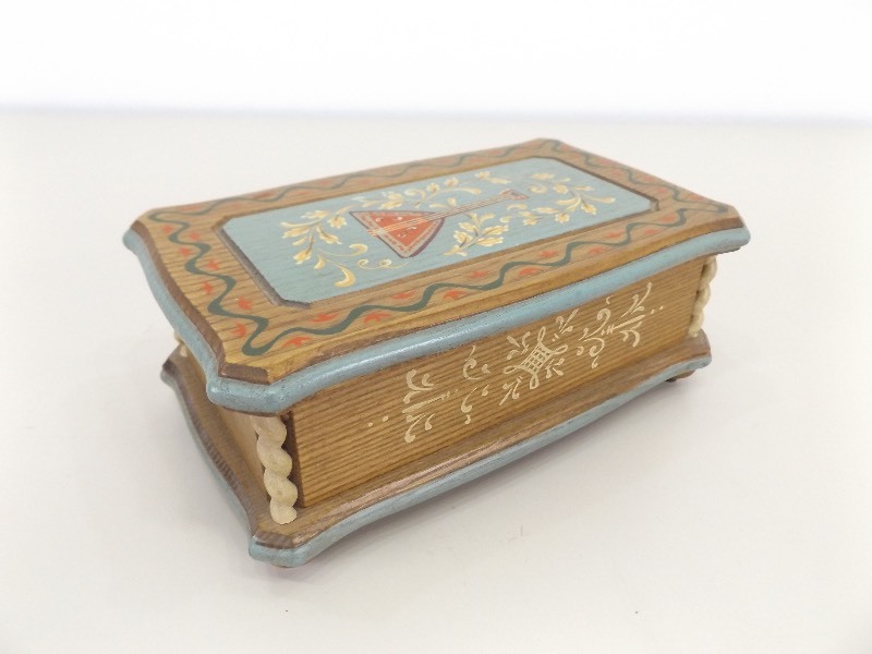 lot 27 image: Vintage Hand Painted Reuge Music Box