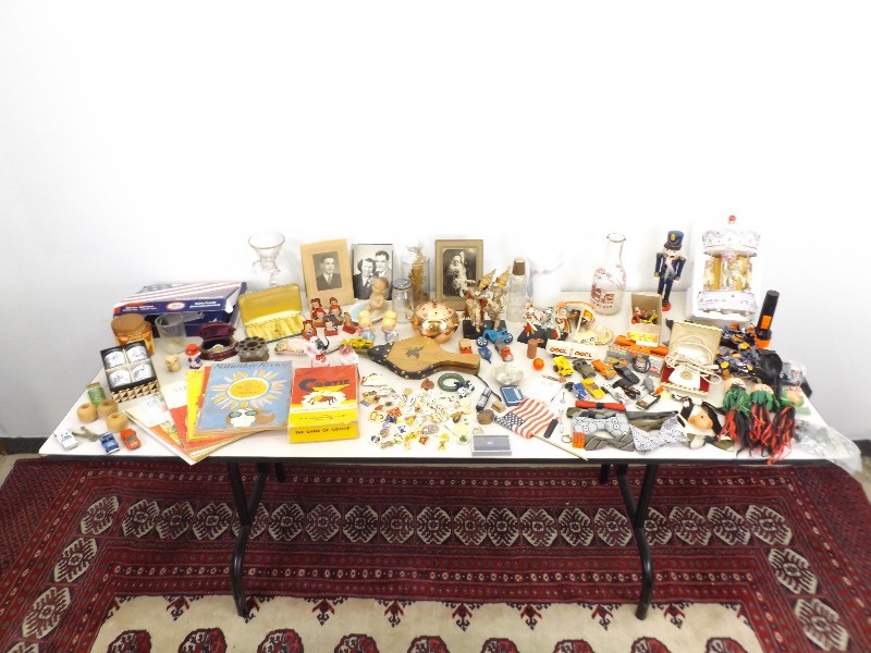 lot 50 image: Large Lot of Misc. Collectibles