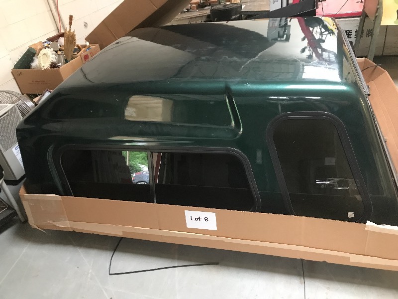 lot 113 image: FOREST GREEN DODGE RAM TRUCK TOPPER