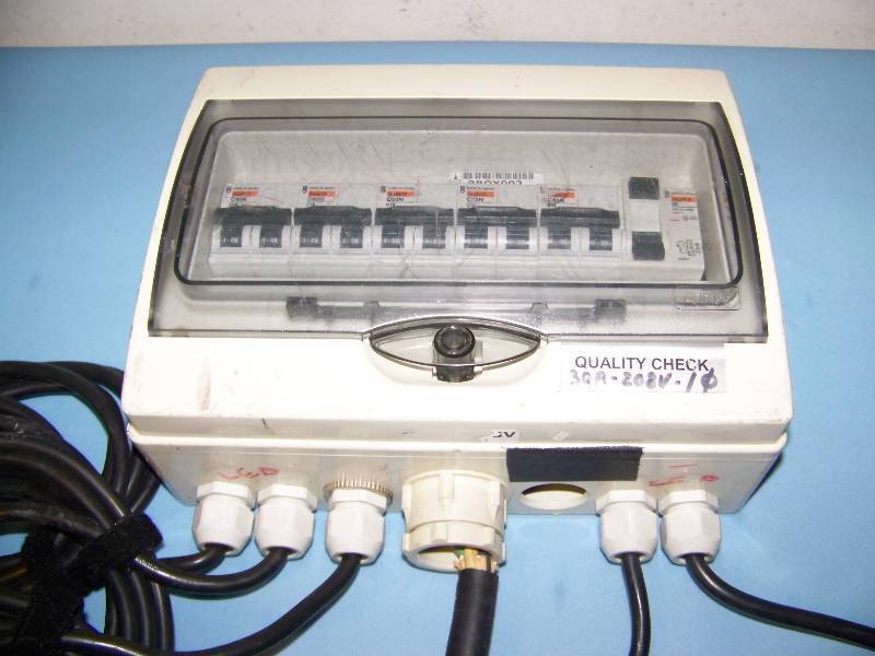 lot 81 image: Barco, BCI PWR  MONO BOX