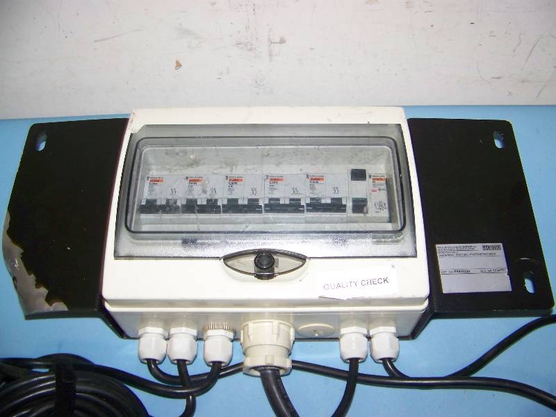 lot 84 image: Barco, BCI PWR  MONO BOX