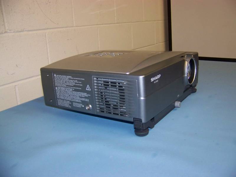 lot 26 image: Sharp, XG-C430X, LCD Projector