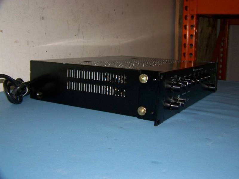 lot 47 image: TOA, 900 Series II, 8 Channel Mixer  Power Amplifier  Amp with (3) Rear Modules