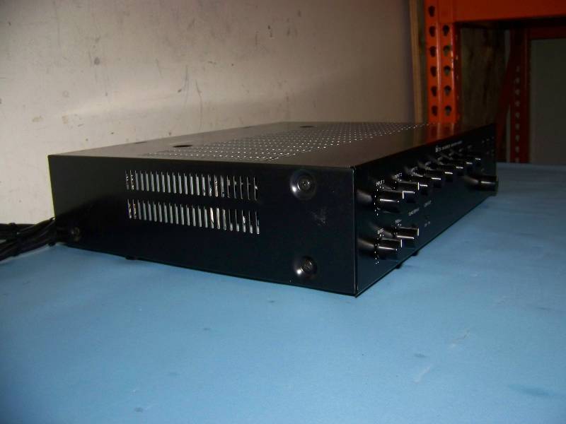 lot 44 image: TOA, 900 Series II, 8 Channel Mixer  Power Amplifier  Amp with (2) Rear Modules