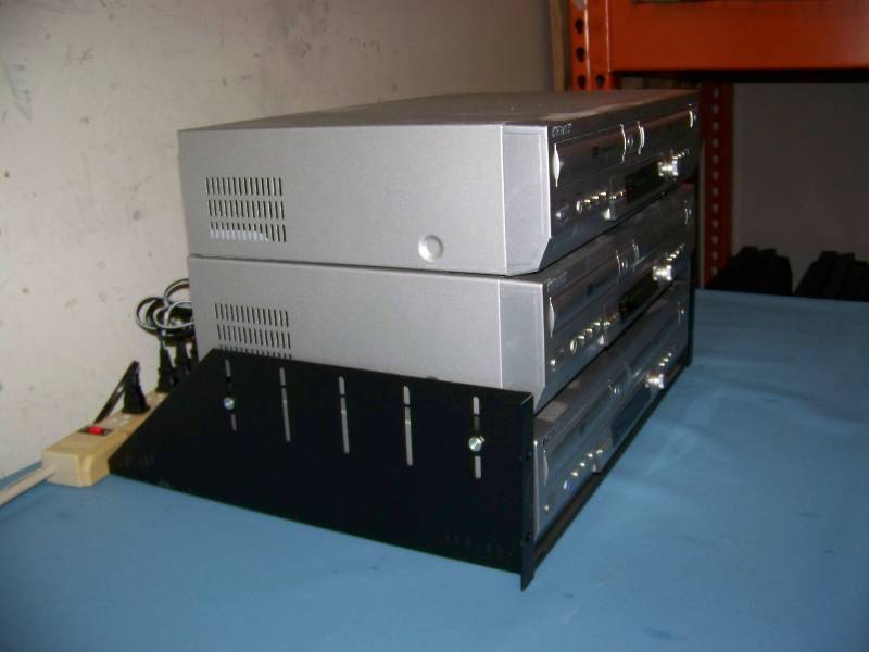 lot 96 image: (3) Sony, DVD  VCR Combo Players