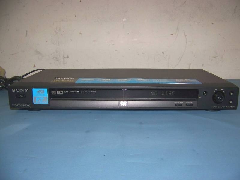 lot 94 image: Sony, DVD  CD Player with Remote Control