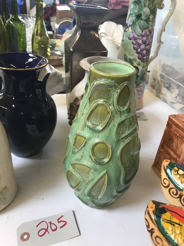 LOT OF CERAMIC AND DECORATIVE VASES