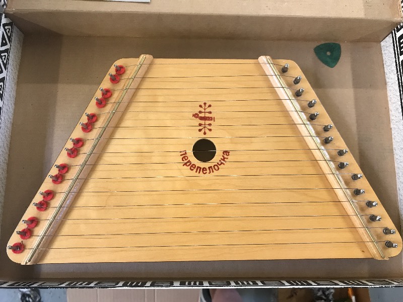 MUSIC MAKER STRINGED INSTRUMENT