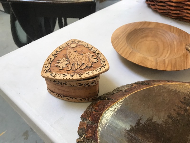 NATIVE AMERICAN THEMED DECOR