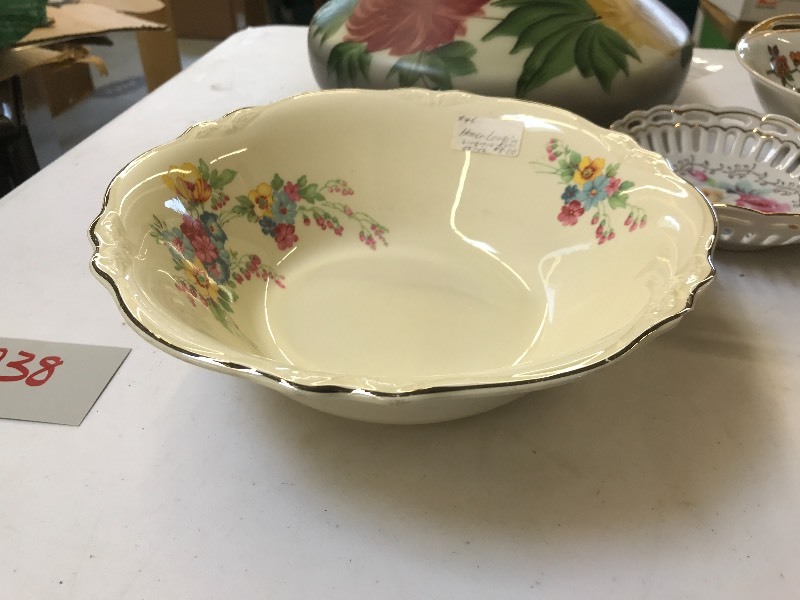 LOT OF CERAMIC  PORCELAIN DISHES