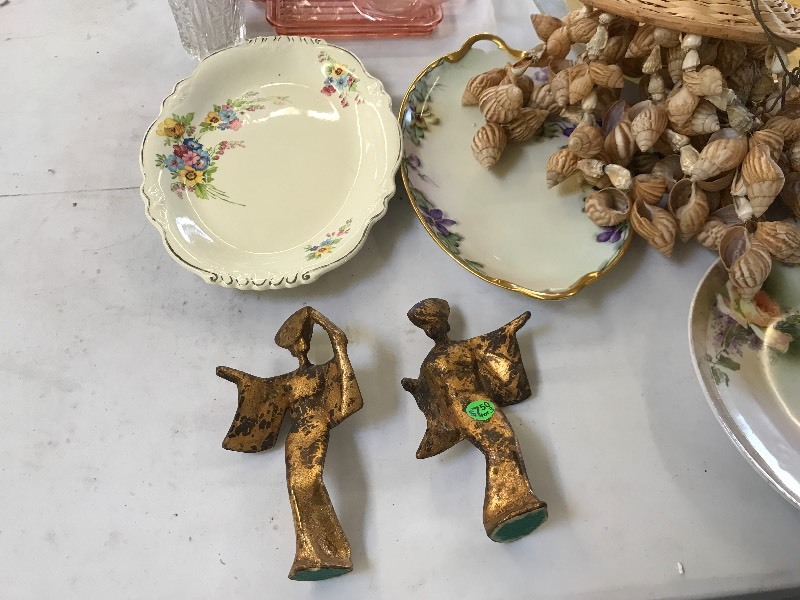 LOT OF HME DECOR PORCELAIN AND OTHER