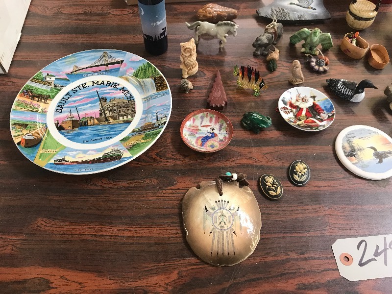 LOT OF HOME DECOR ITEMS