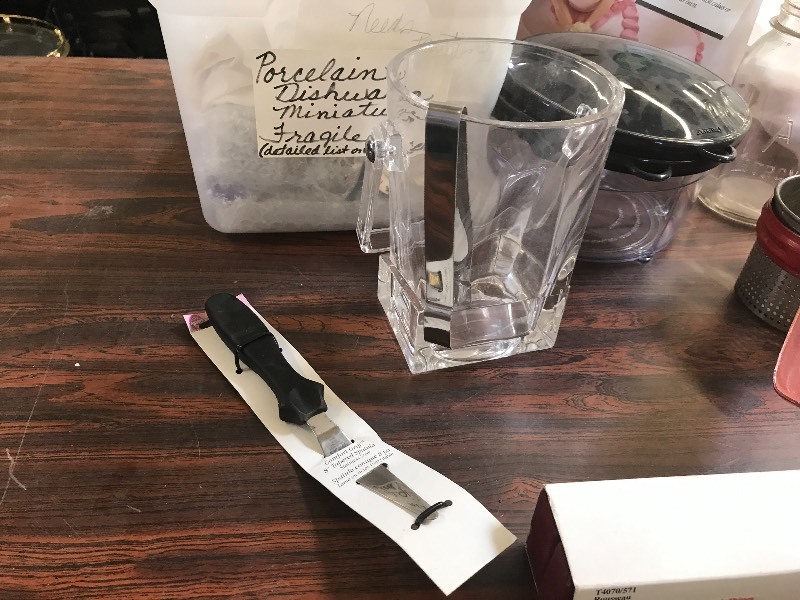LOT OF KITCHEN ACCESSORIES