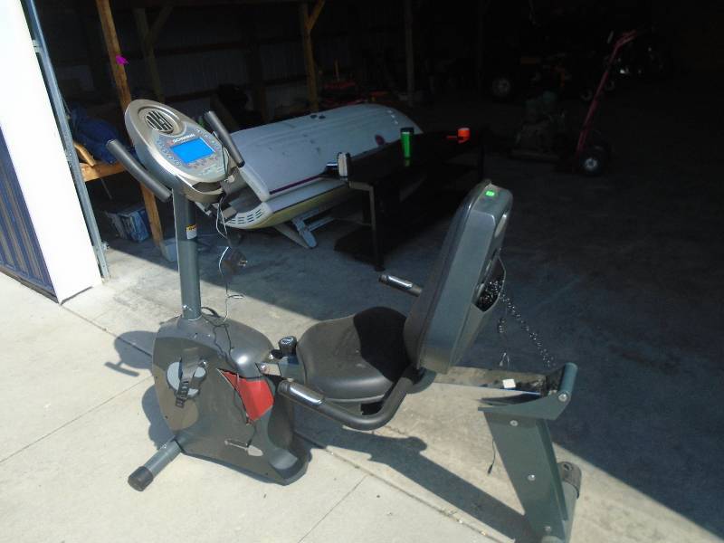 lot 8 image: Schwinn Exercise Bike