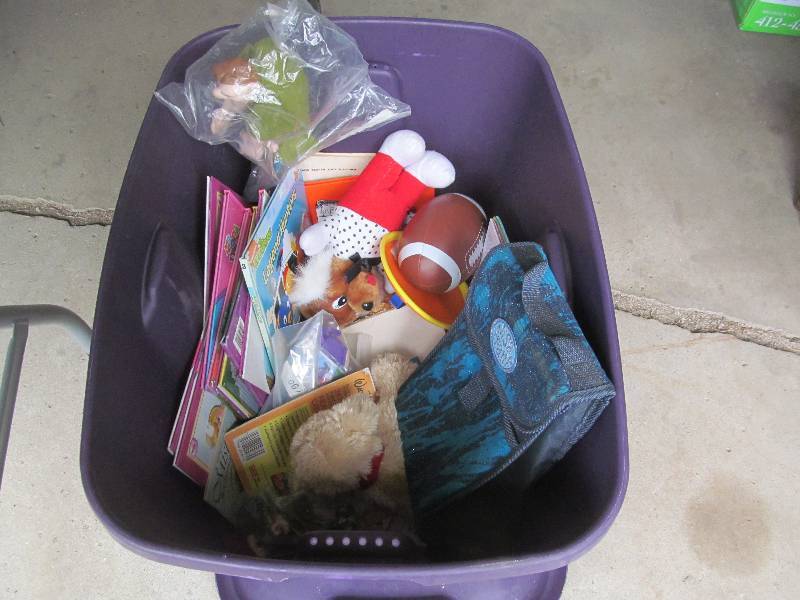 lot 7 image: Kids books, teddy bears, lunch box, beanie babies