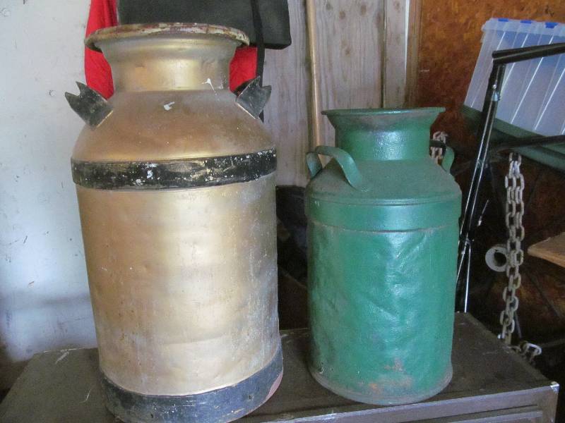 lot 24 image: 2 Cream Cans