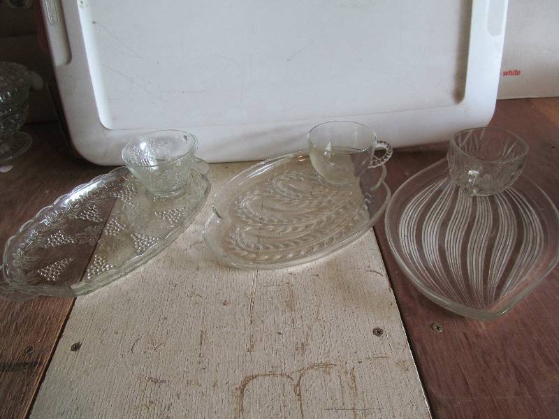 lot 36 image: 3 Different Styles of Luncheon plates