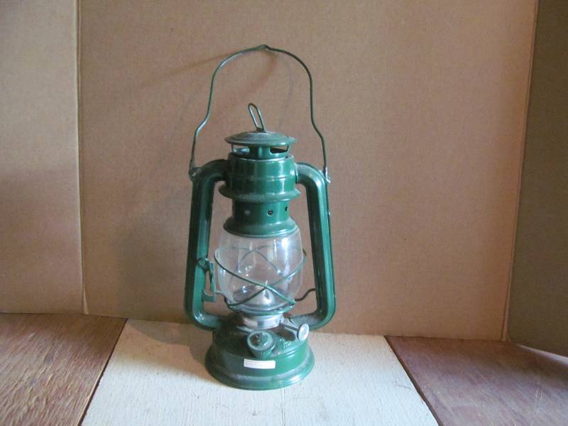 lot 40 image: Replica Vintage Barn Lantern