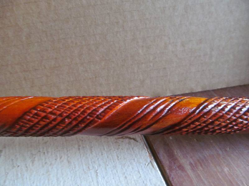 lot 41 image: Vintage Pressed wood cane