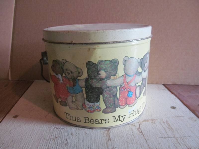 lot 42 image: Vintage Metal Lunch Box