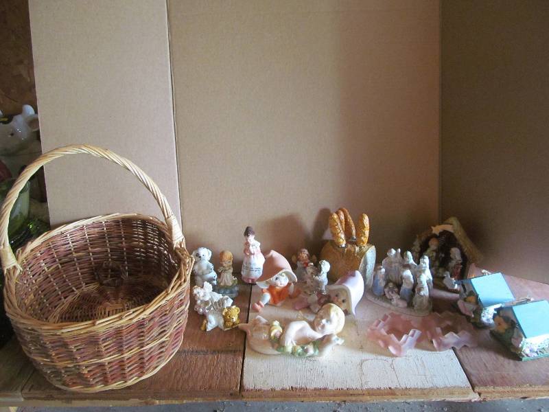 lot 45 image: Variety of Glass Figurines, Knife set for bread, Manger Scenes
