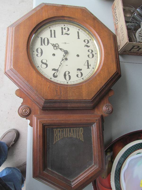 lot 62 image: Howard Miller Clock Co. Clock