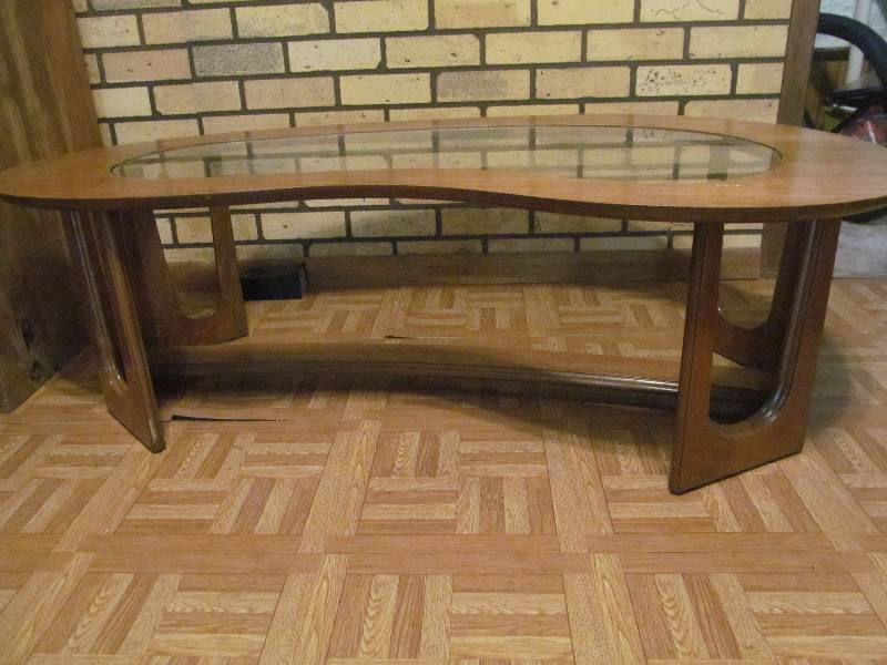 lot 89 image: Glass Top Coffee Table