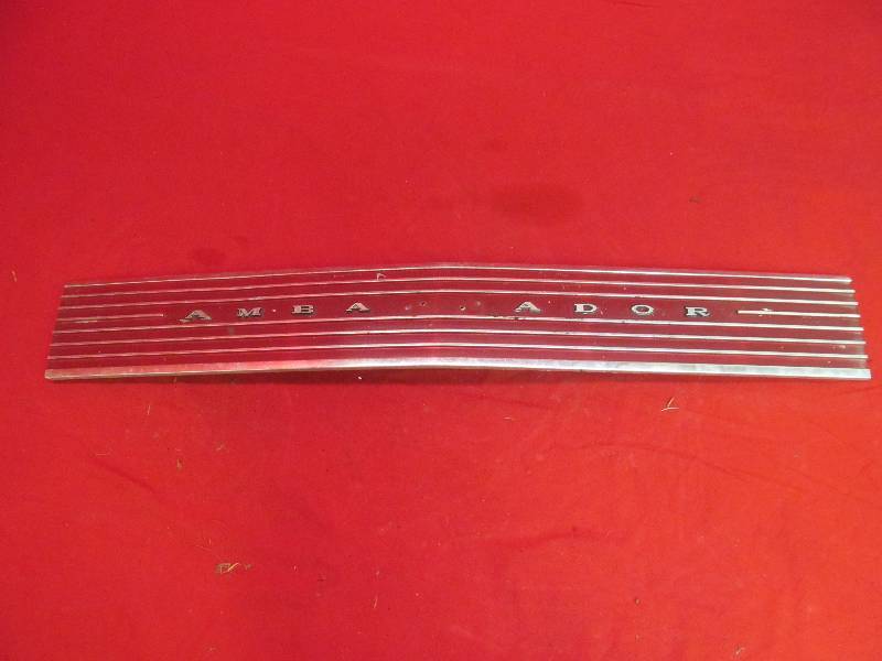 lot 101 image: 1969 Ram Ambassador trunk emblem