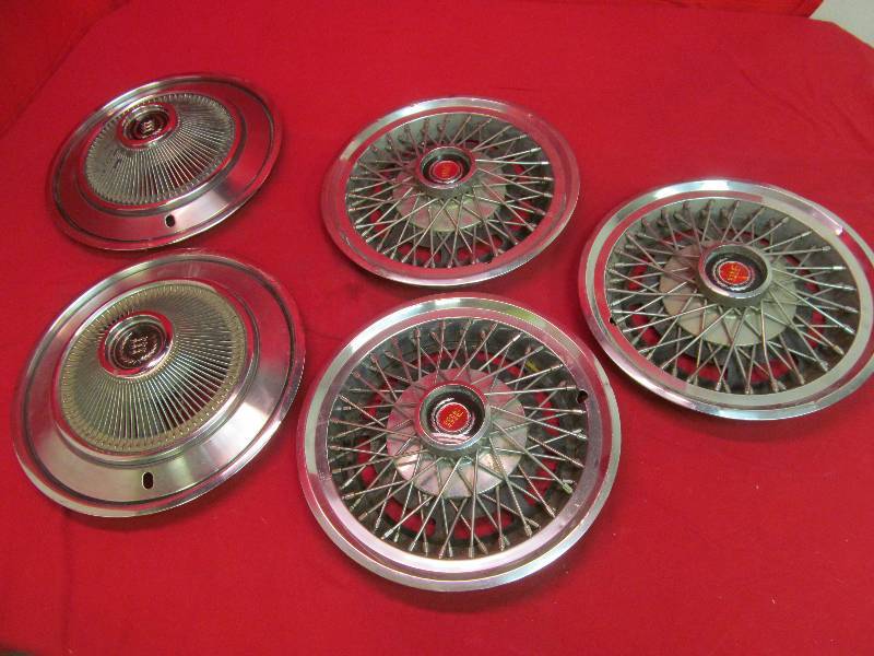 lot 115 image: 5 Vintage Mercury Rims