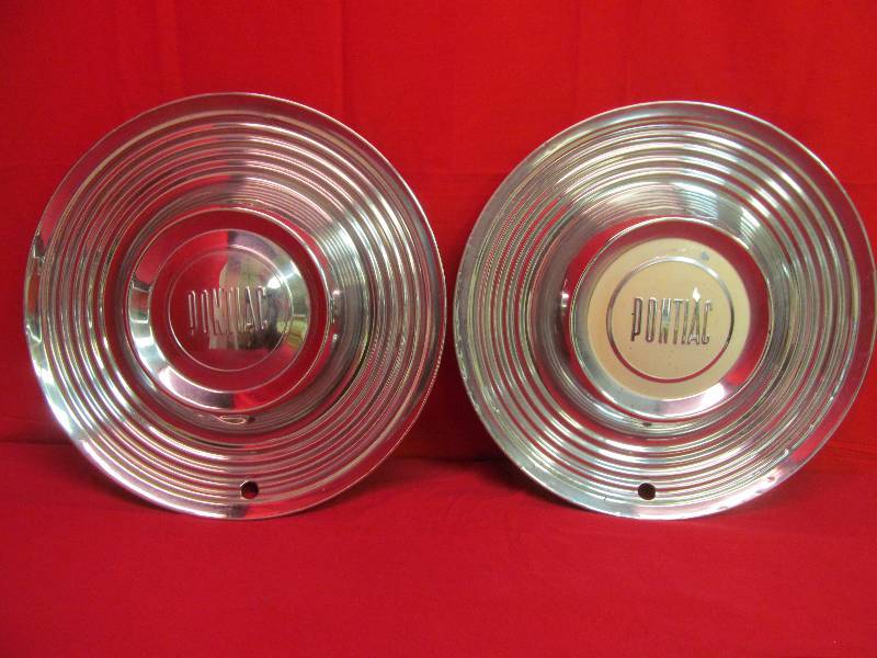 lot 116 image: 2 Vintage Pontiac Rims
