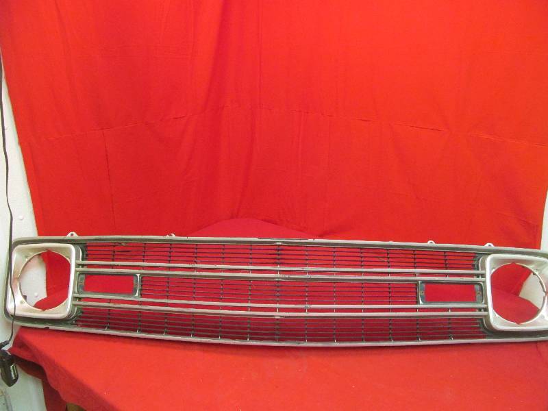 lot 121 image: Late 1960s Chevrolet Grill