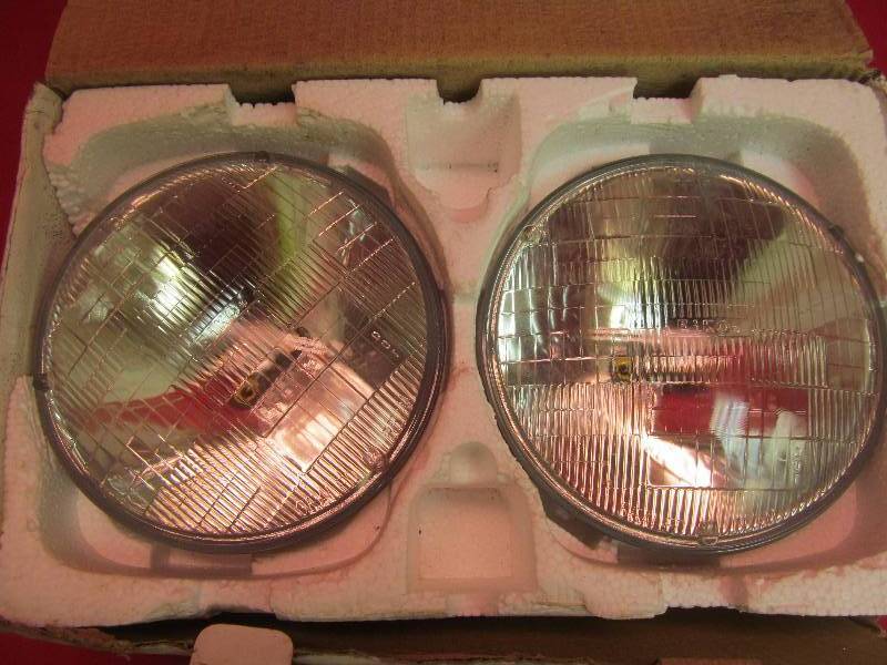 lot 157 image: New Round Headlights