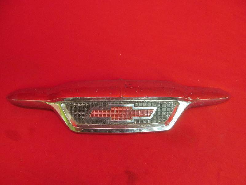 lot 158 image: Chevrolet Hood Ornament