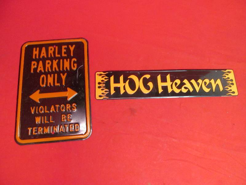 lot 163 image: 2 Metal Harley Davidson signs