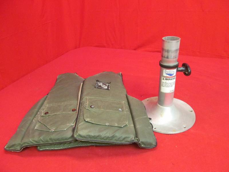 lot 168 image: Adult LXL Life Jacket, Boat seat Swivel