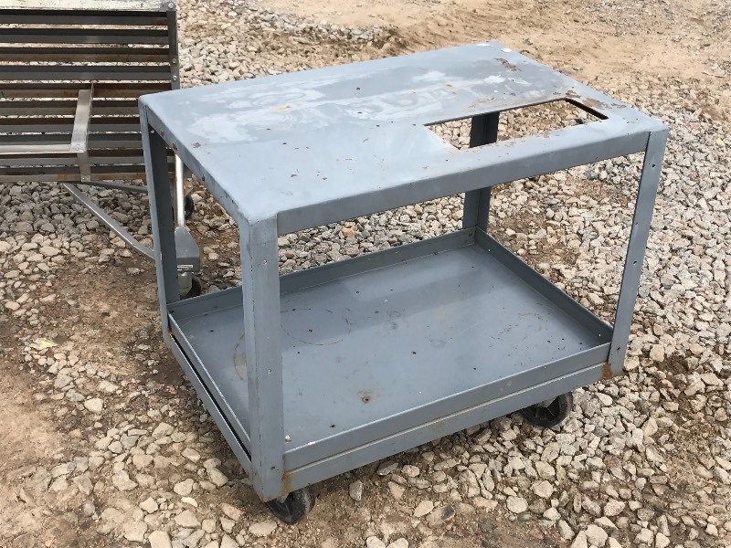 lot 8 image: Warehouse Cart & Work Table