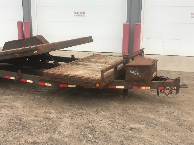 lot 5 image: 2011 Load Trail Equipment Trailer