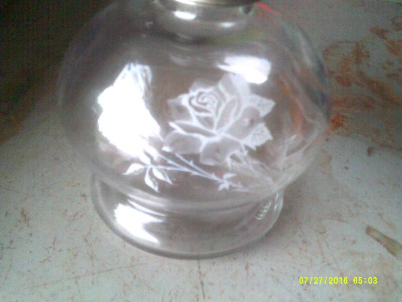 COLLECTIBLE GLASS OIL LAMP
