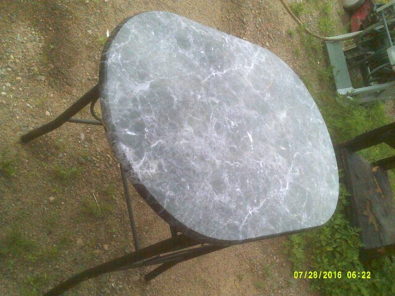 VINTAGE TABLE