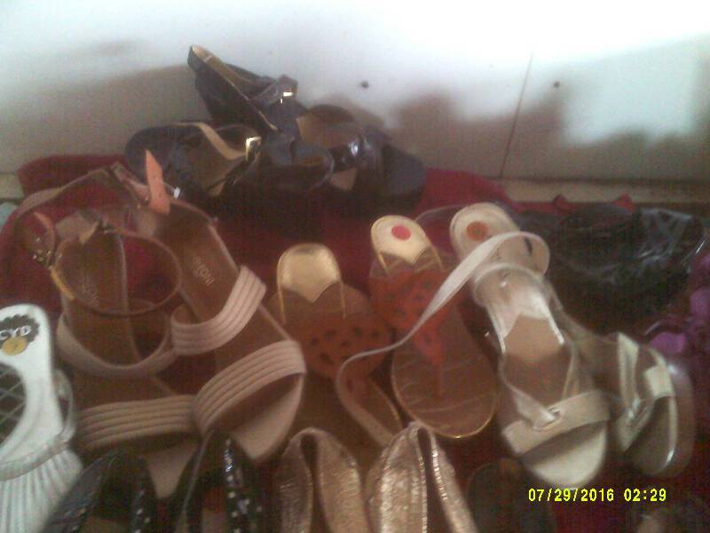 11 PAIR WOMENS SHOES