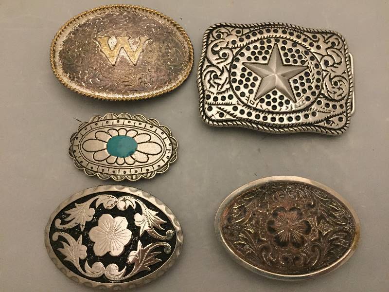 lot 105 image: Belt Buckles - Western