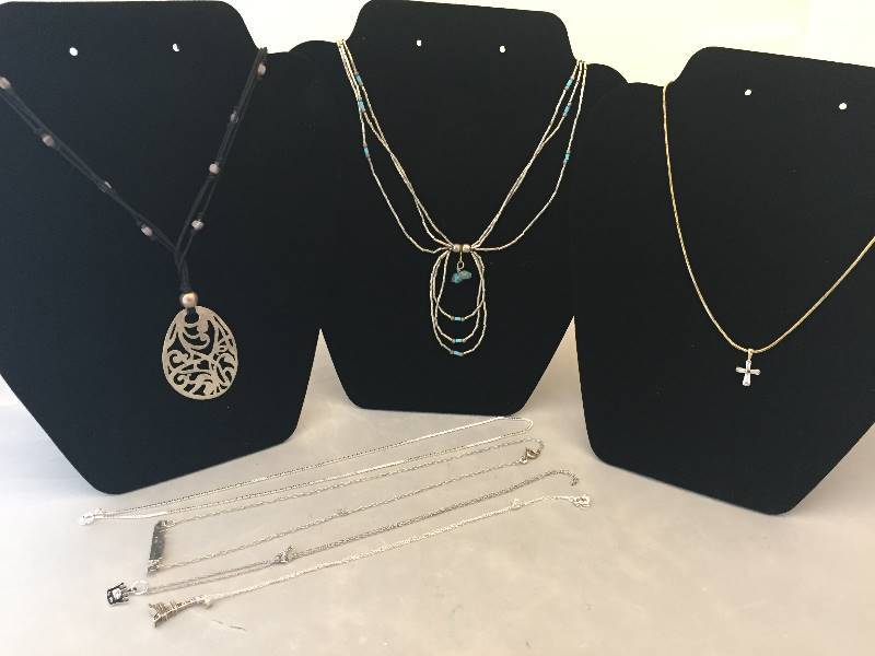 lot 81 image: Necklaces - Acid tested as Sterling Silver