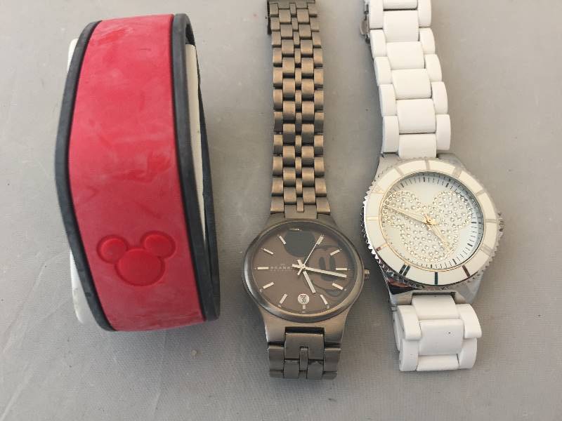 lot 37 image: Watches - Mickey Mouse