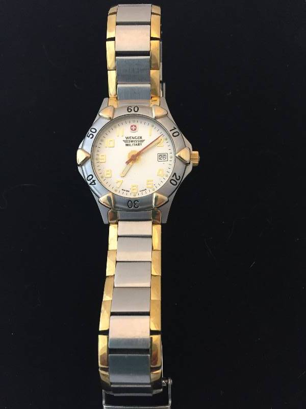 lot 27 image: Watch - Wenger Swiss Military
