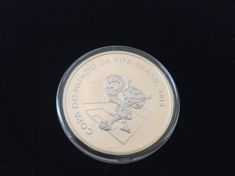 lot 28 image: Soccer Coin 5 Reals Brasil 2014
