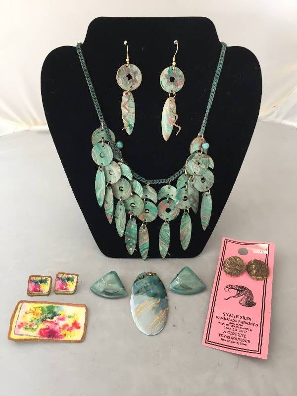 lot 101 image: Designer Jewelry Sets