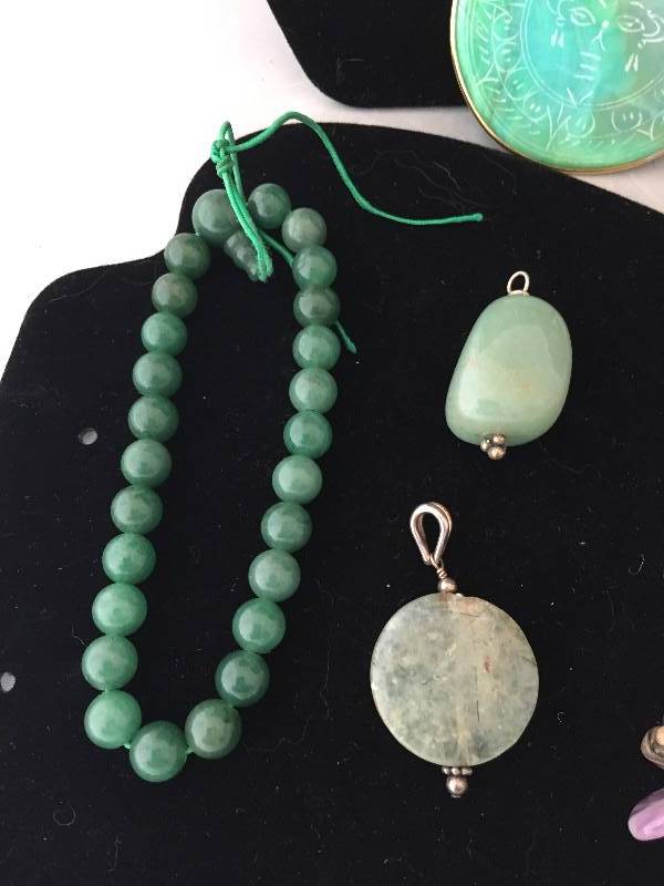 lot 120 image: Jewelry - Natural Stone