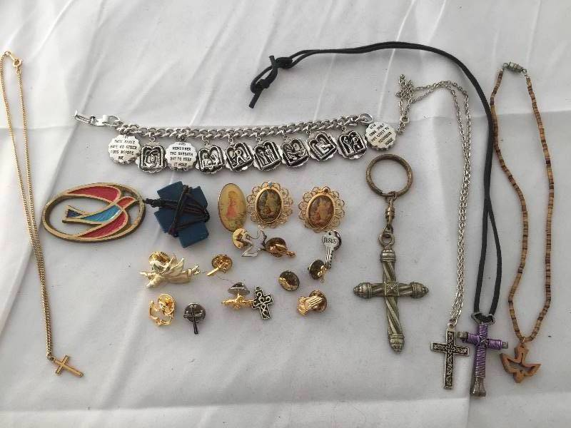 lot 57 image: Religious Jewelry