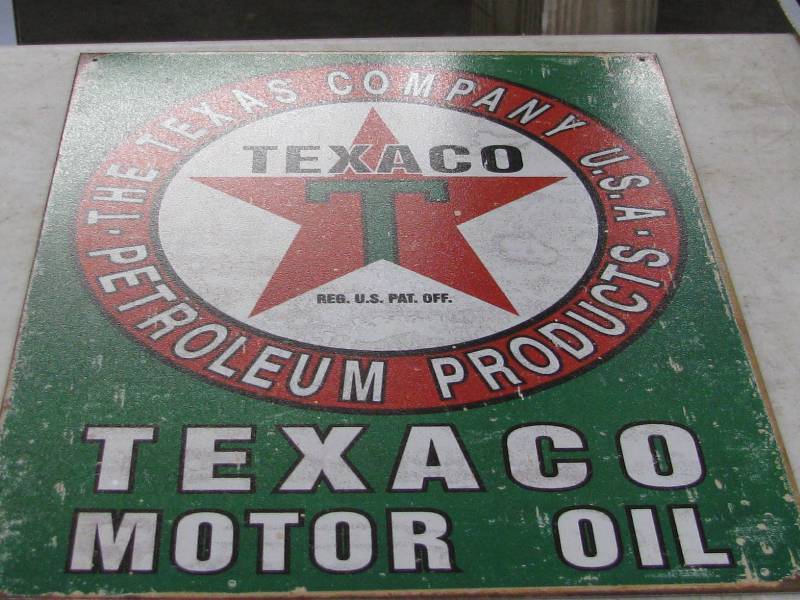 lot 51 image: Texaco Sign